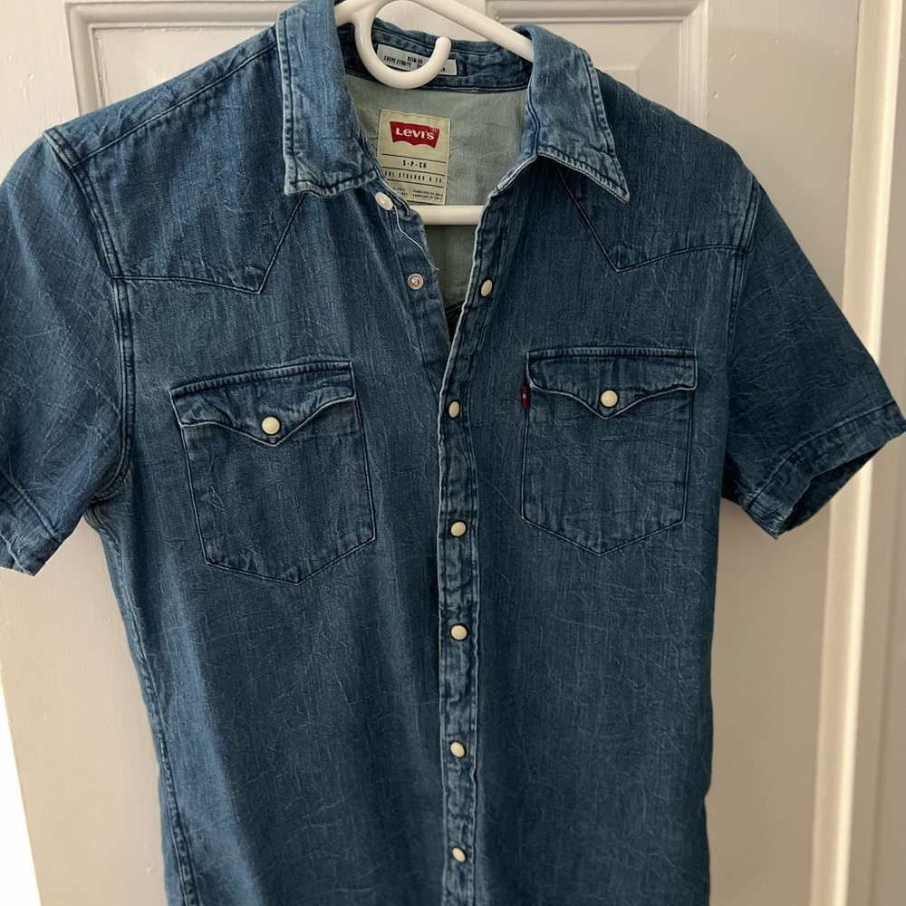 Vintage Levi’s denim shirt